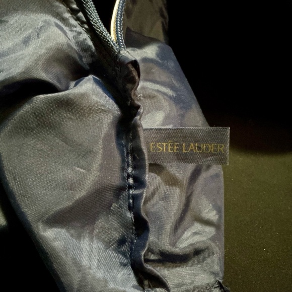Estee’ Lauder make up bag - Picture 11 of 12